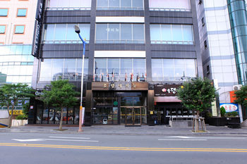 Hotel Avenue Changwon 3*