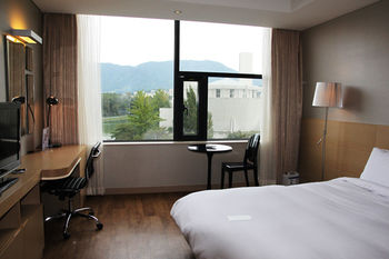 Hotel Avenue Changwon 3*