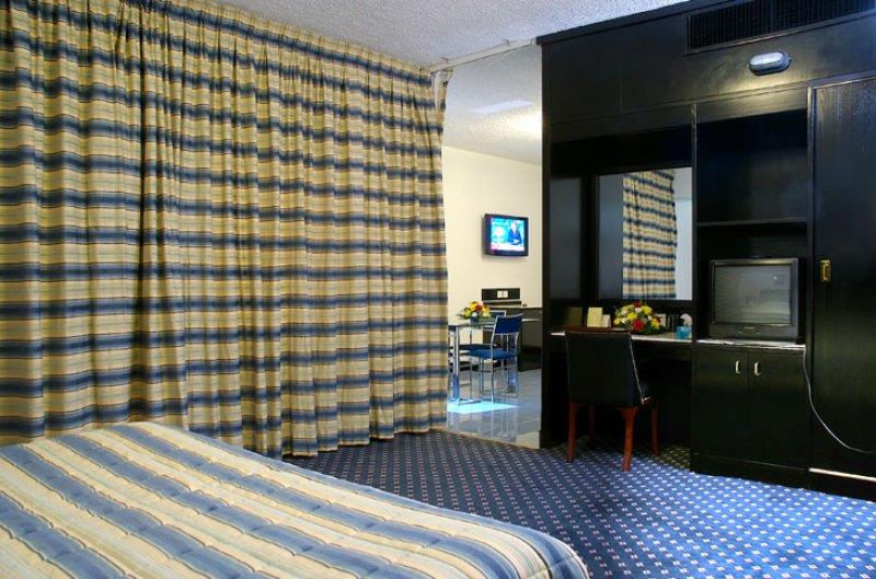 Луна 3 амбассадор. Hotel Ambassador 3. Gulf Inn Hotel Deira 3*. Mayfair Hotel 3* Dubai - Deira. Flat12 Dubai Hotel.