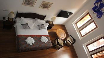 Heeren Straits Hotel 3*