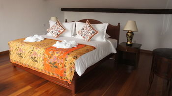 Heeren Straits Hotel 3*