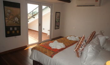 Heeren Straits Hotel 3*
