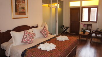 Heeren Straits Hotel 3*