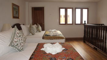 Heeren Straits Hotel 3*