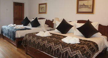 Heeren Straits Hotel 3*