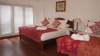 Heeren Straits Hotel 3*