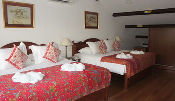 Heeren Straits Hotel 3*