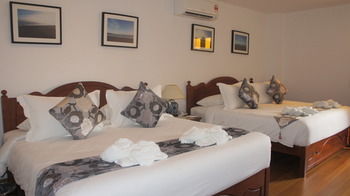 Heeren Straits Hotel 3*