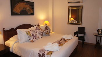 Heeren Straits Hotel 3*