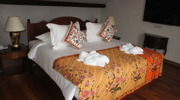 Heeren Straits Hotel 3*