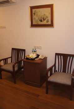 Heeren Straits Hotel 3*