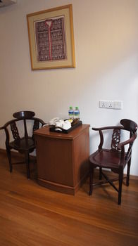Heeren Straits Hotel 3*