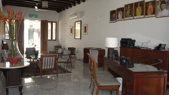 Heeren Straits Hotel 3*