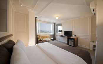 North Point Hotel 0*