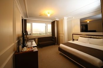 North Point Hotel 0*
