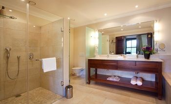Asara Wine Estate & Hotel 5*
