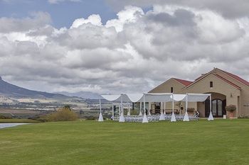 Asara Wine Estate & Hotel 5*
