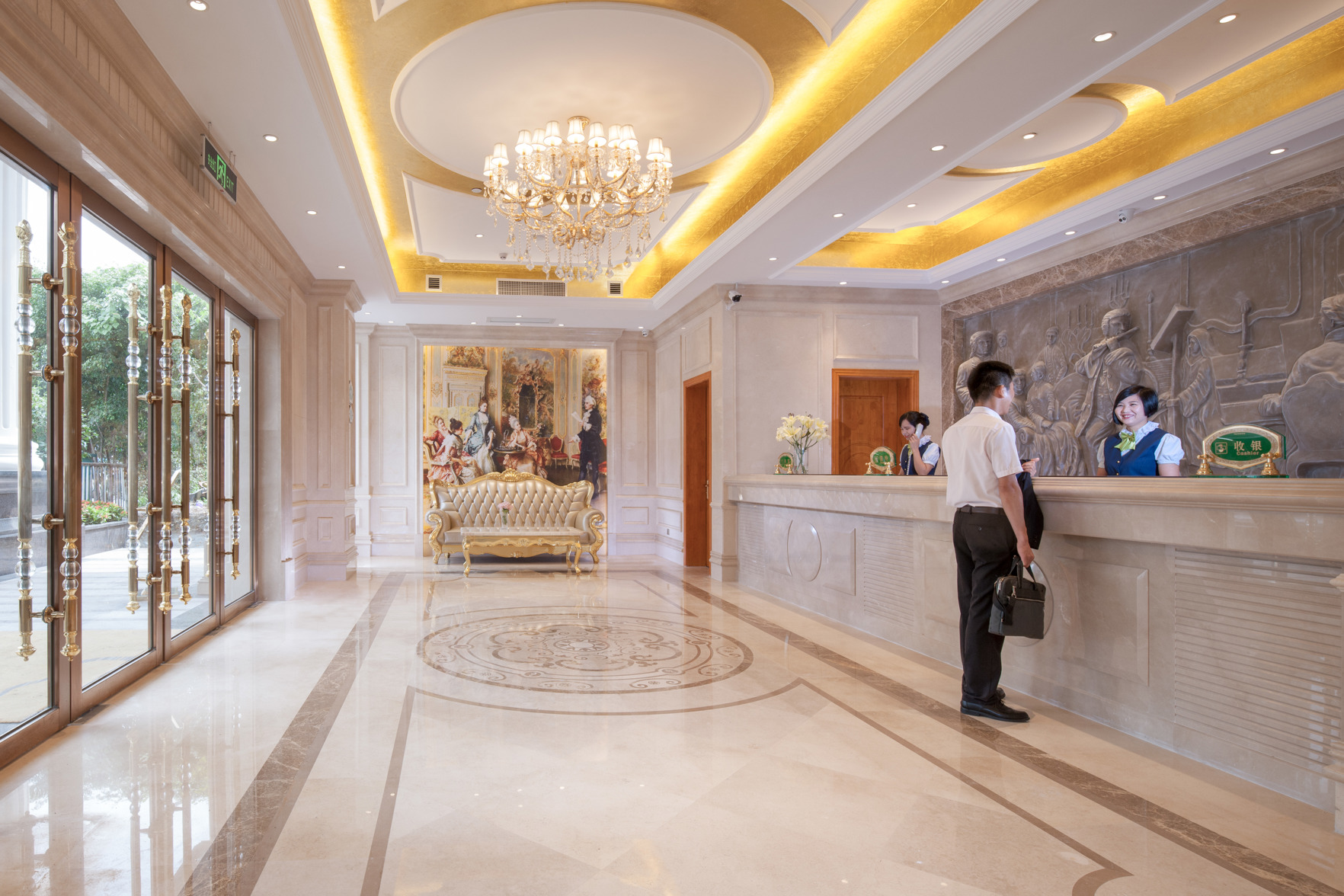 Vienna Hotel (Shenzhen North Railway Station Longsheng Subway Station) 3*