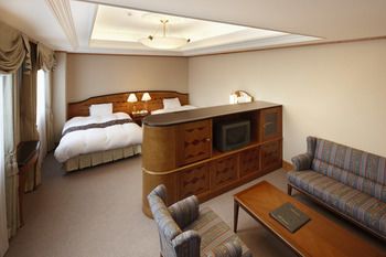 Hotel Racine Sinmaebashi 3*