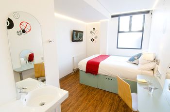 Bannister Hotel 3*