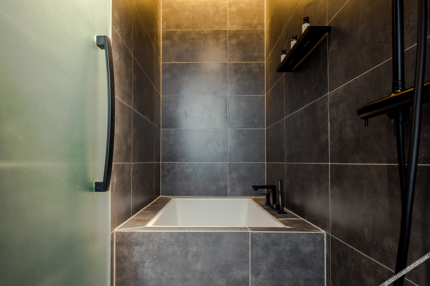 HEONIC ART WELLNESS HOTEL & SUITES - Signature Family Suites - Cat Therapy - Aesop SPA 3*