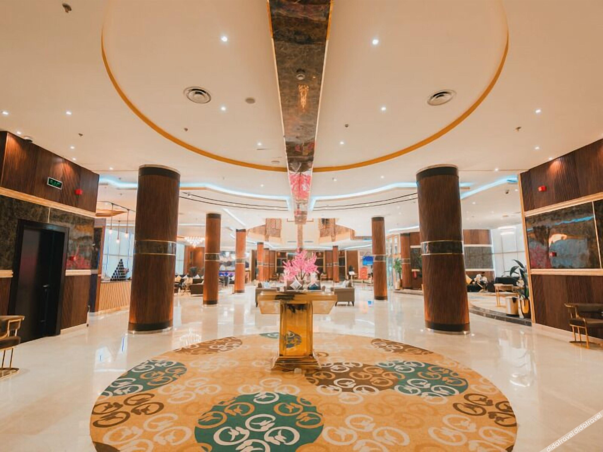 Golden Ship Hotel 4*