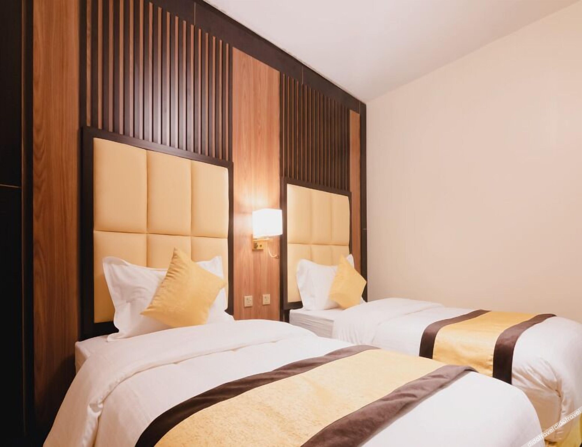 Golden Ship Hotel 4*