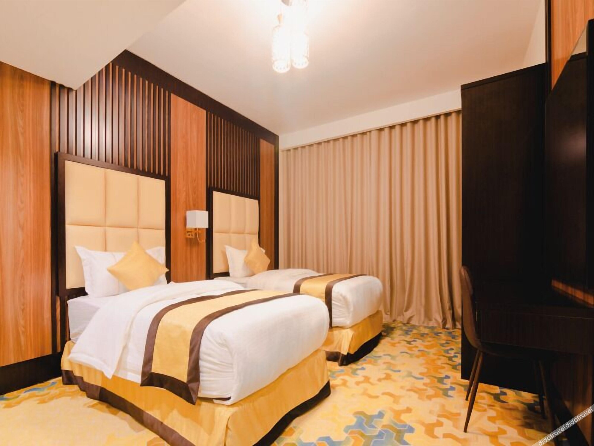 Golden Ship Hotel 4*