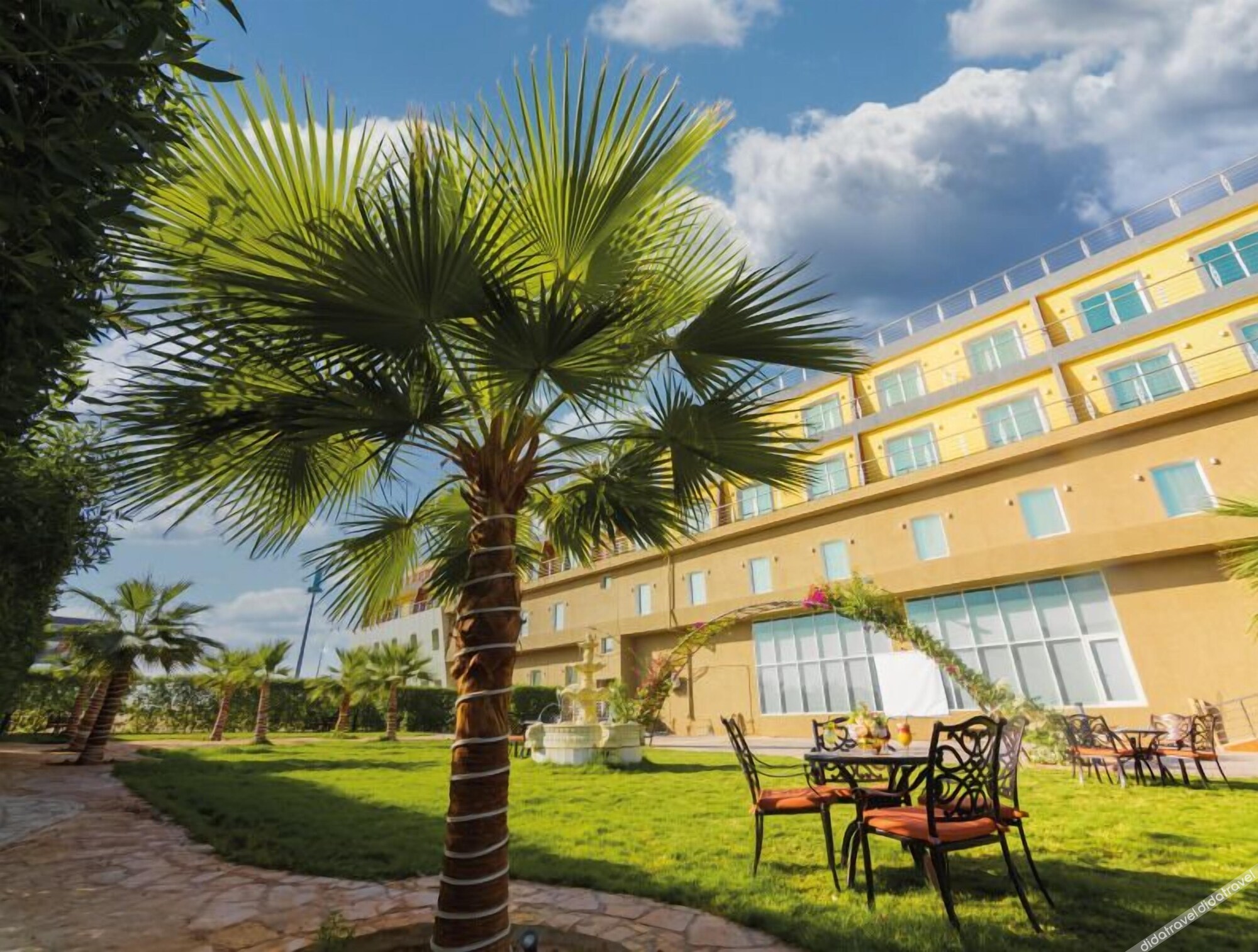 Golden Ship Hotel 4*