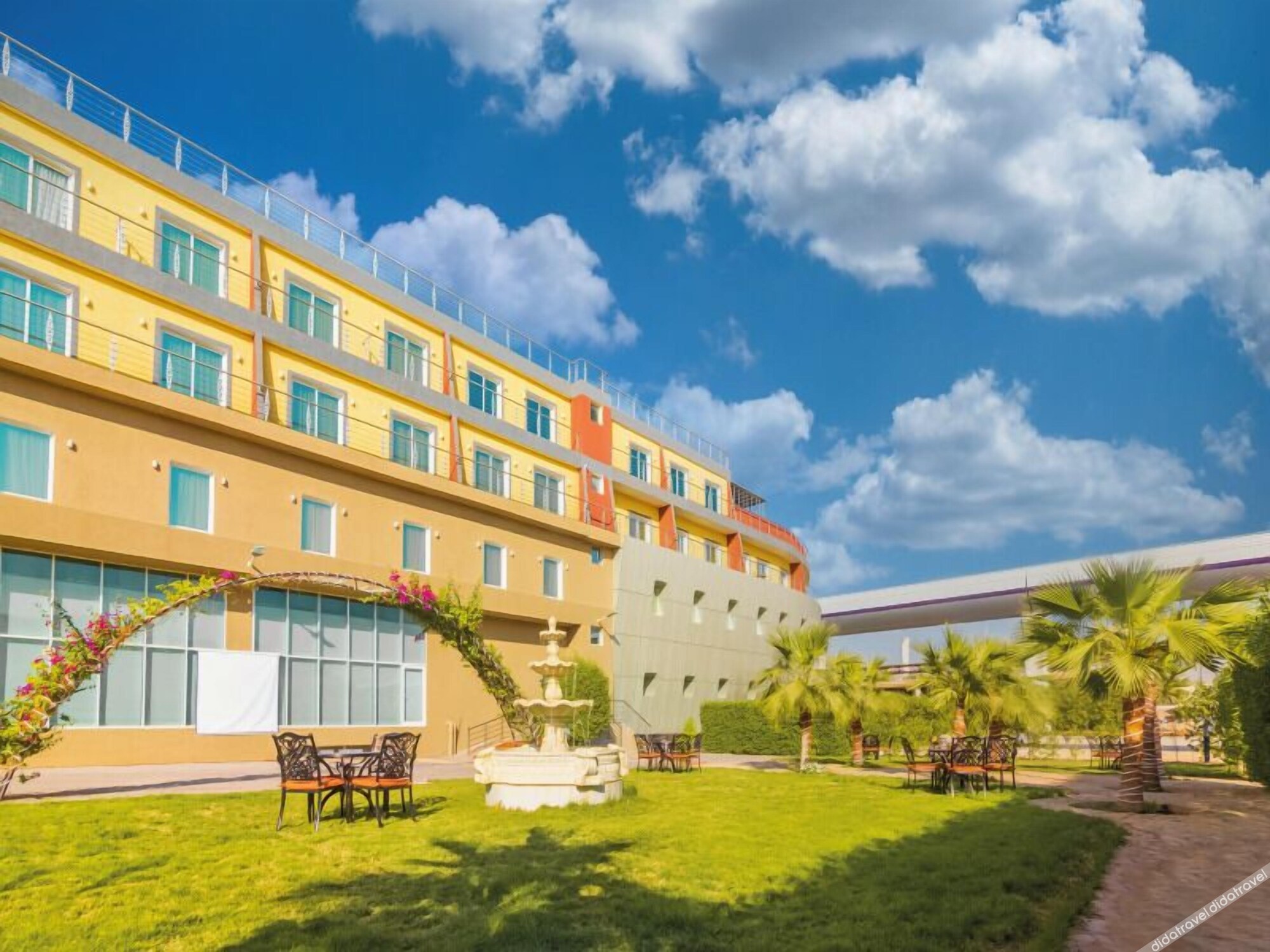 Golden Ship Hotel 4*
