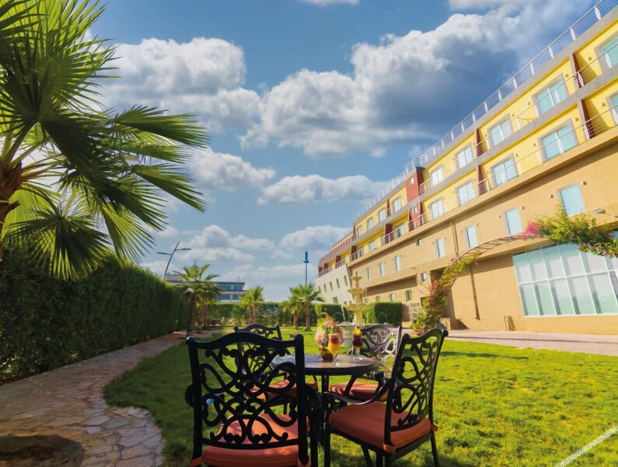 Golden Ship Hotel 4*