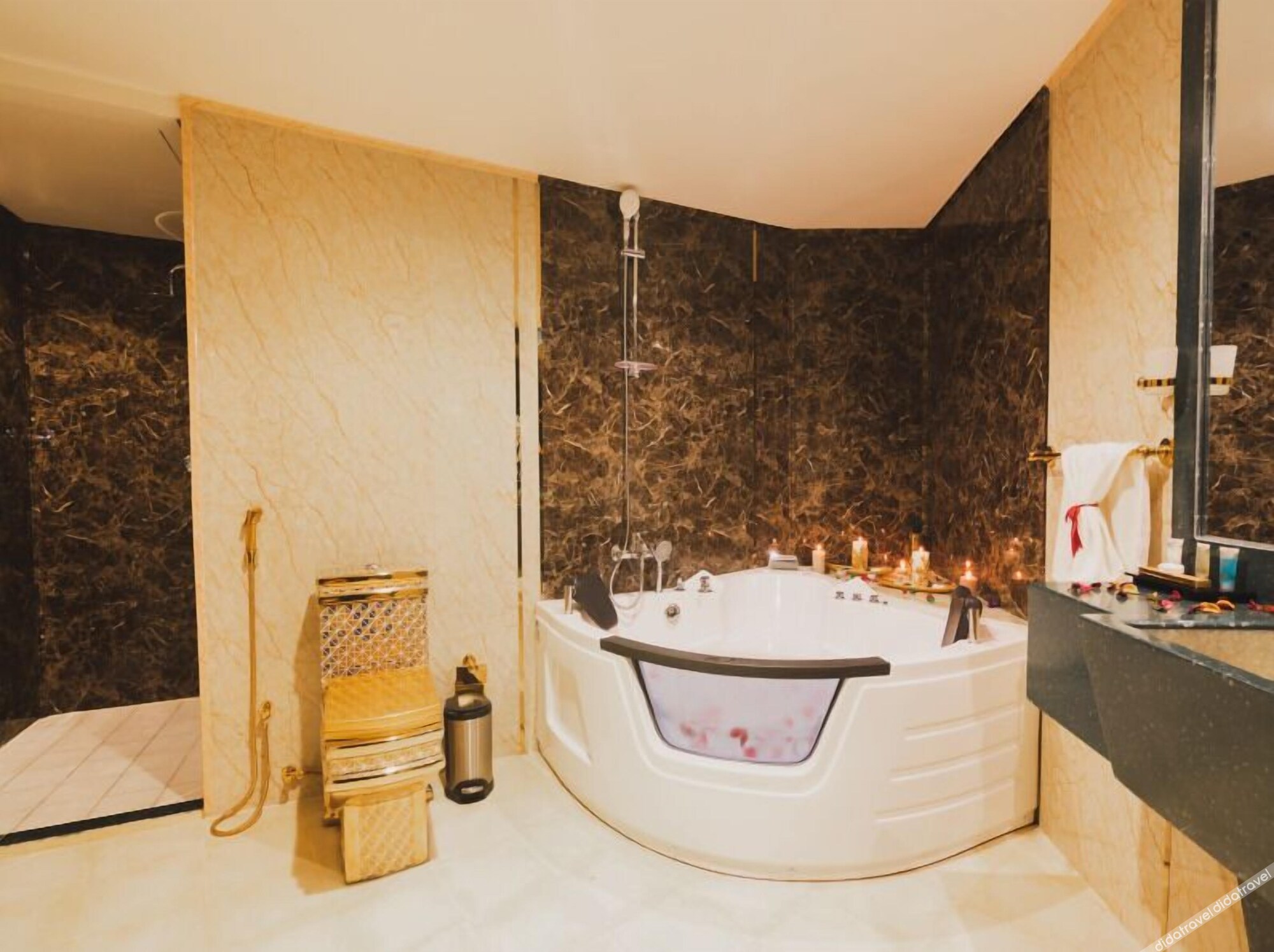 Golden Ship Hotel 4*