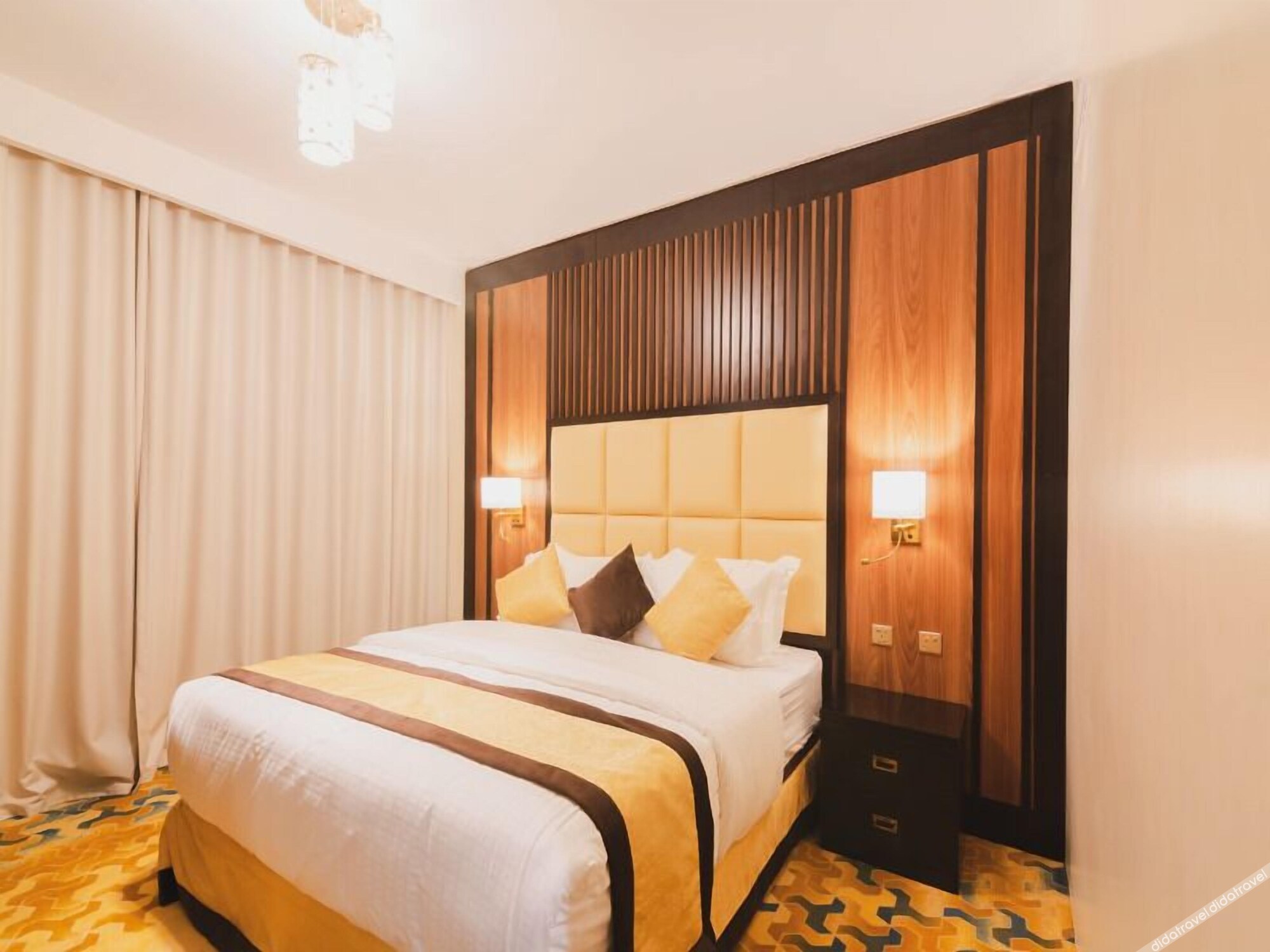 Golden Ship Hotel 4*
