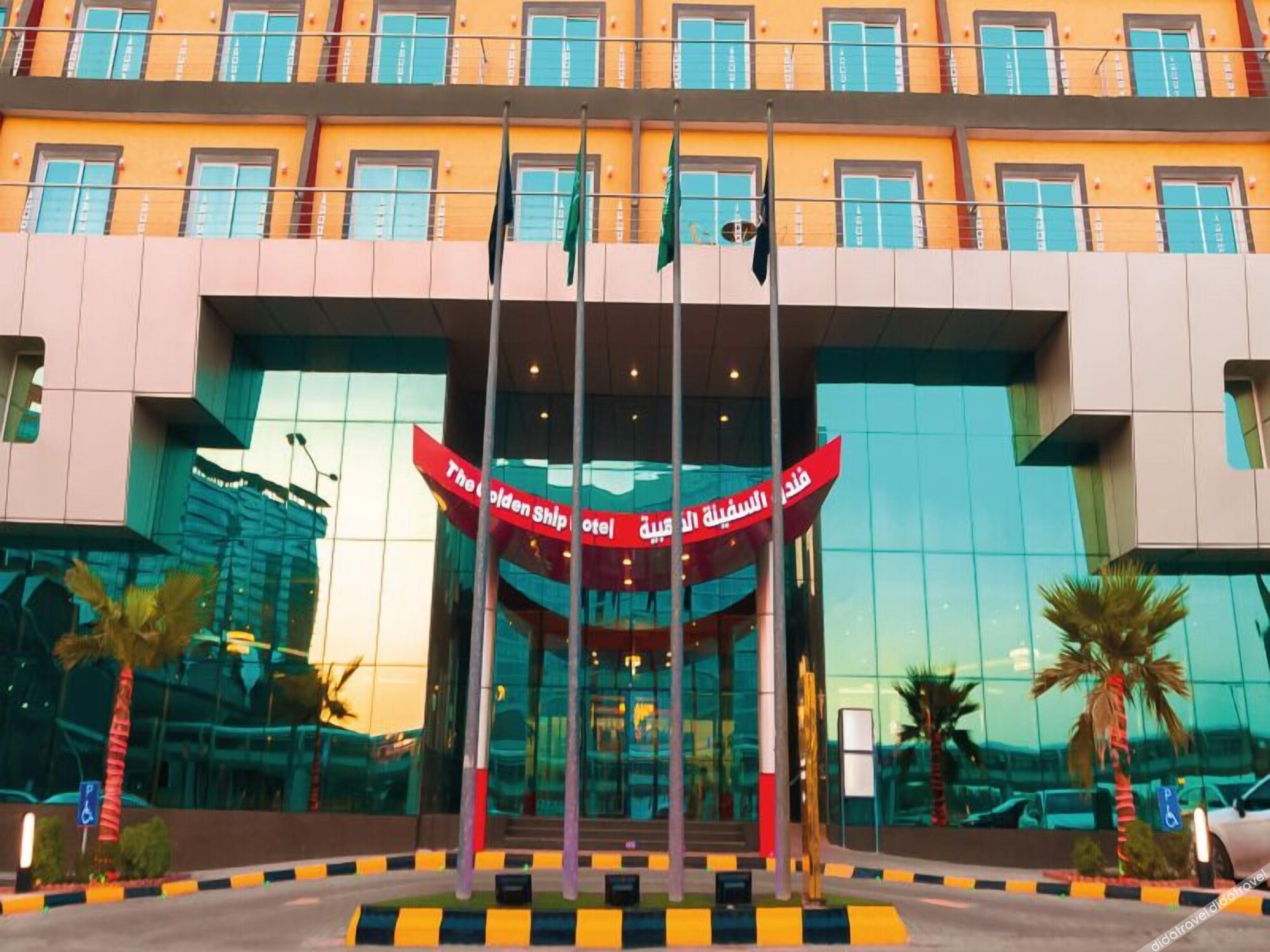 Golden Ship Hotel 4*