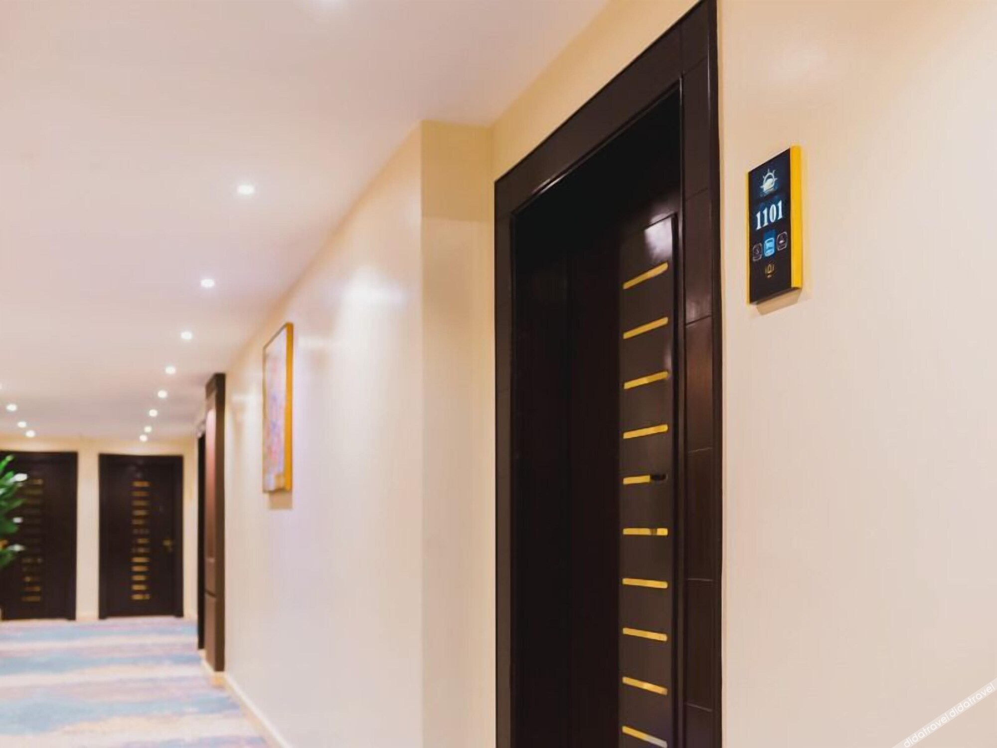 Golden Ship Hotel 4*