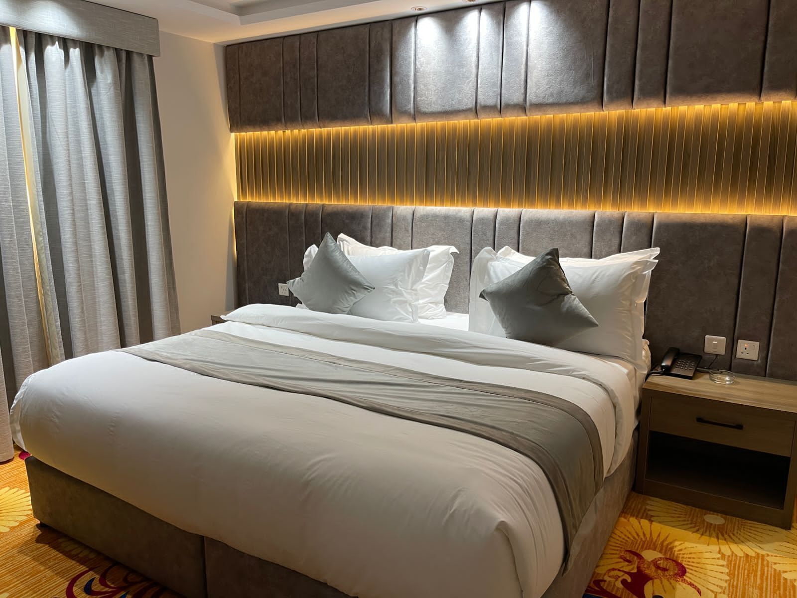 Sweet Land Hotel 0*