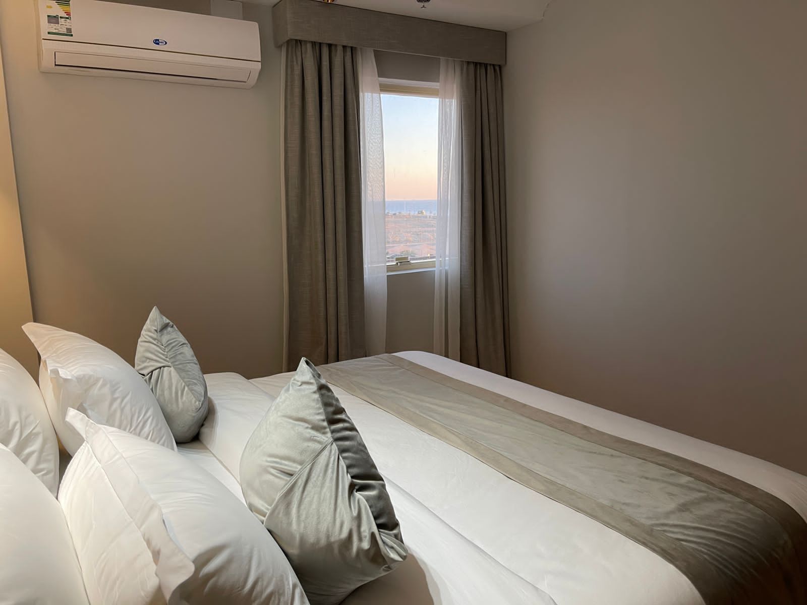Sweet Land Hotel 0*