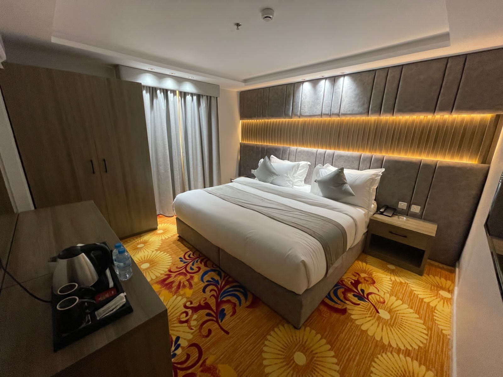Sweet Land Hotel 0*