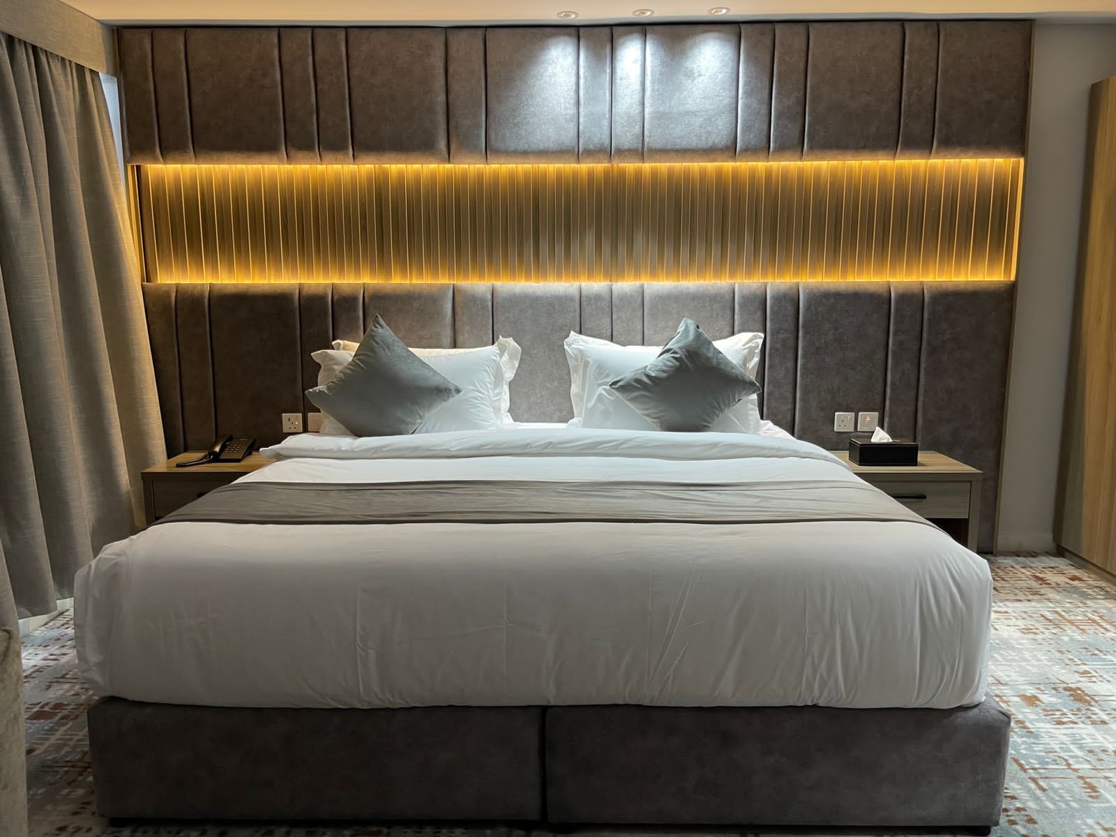 Sweet Land Hotel 0*