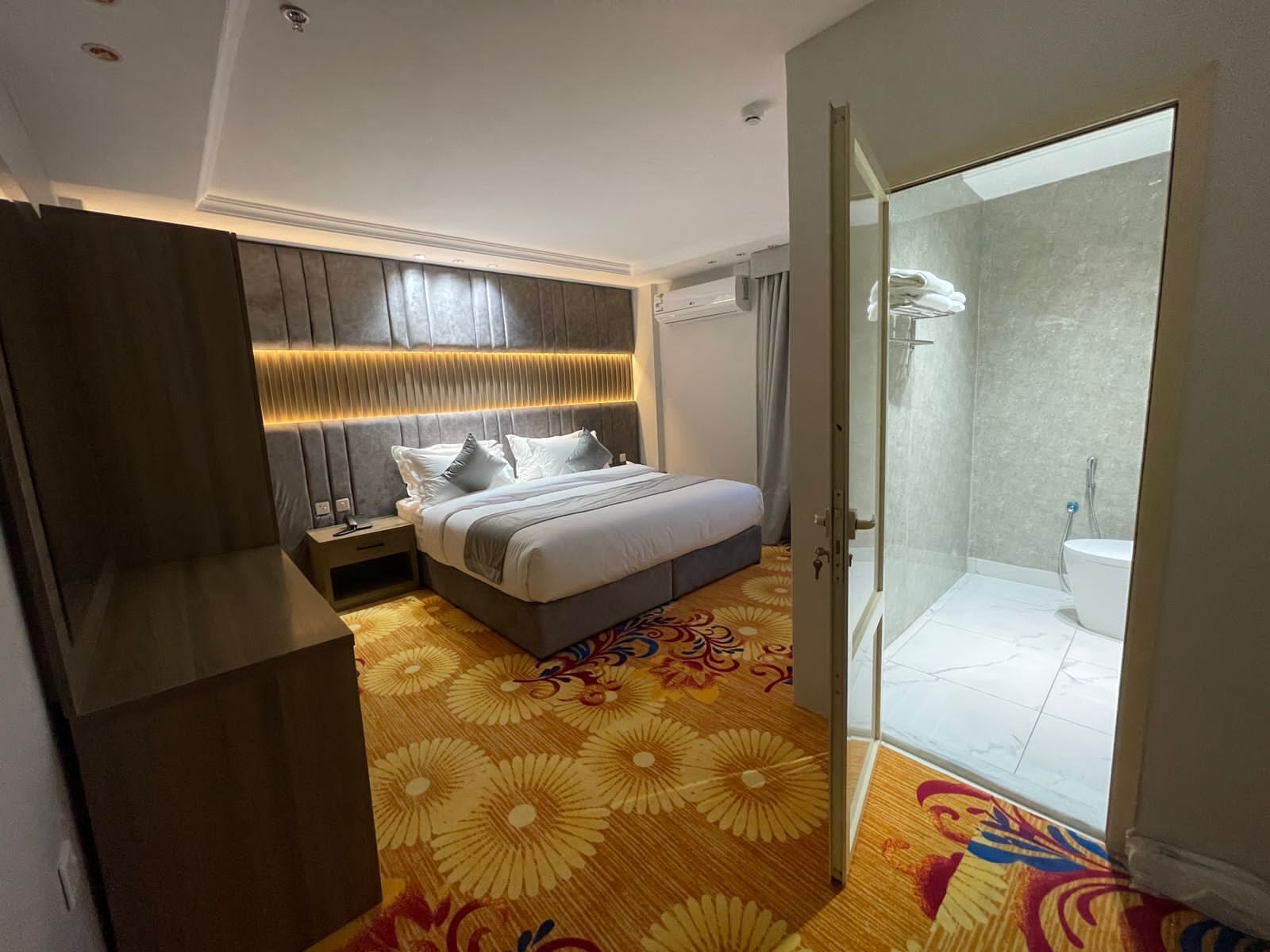 Sweet Land Hotel 0*