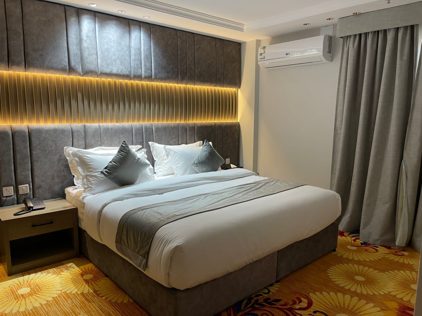 Sweet Land Hotel 0*