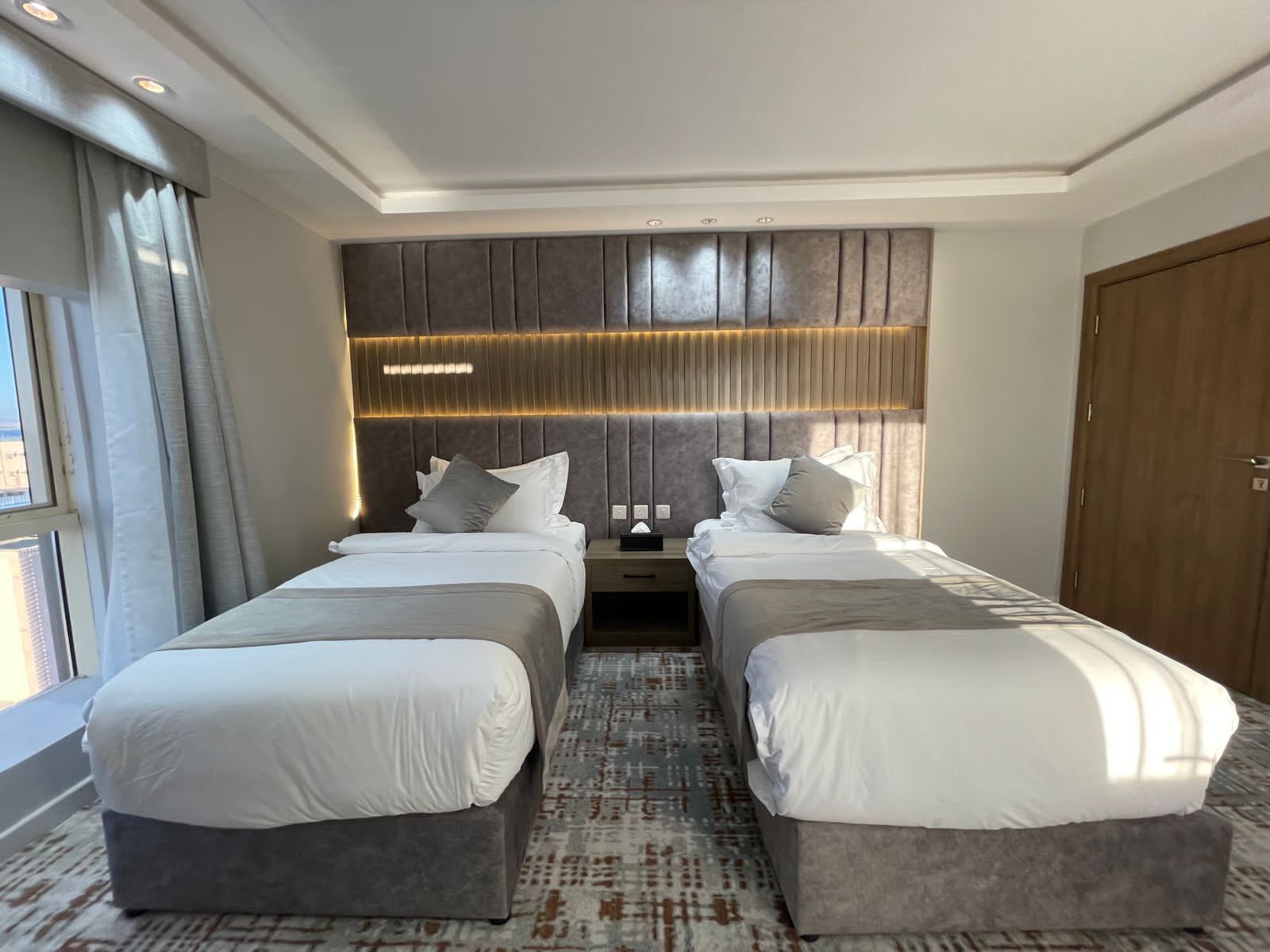 Sweet Land Hotel 0*