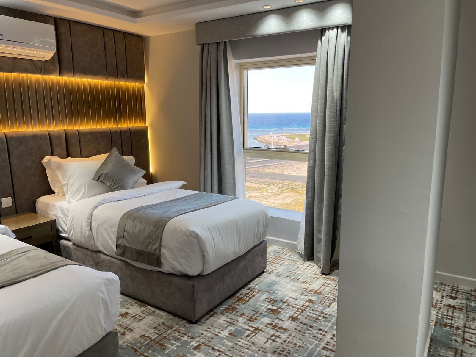 Sweet Land Hotel 0*
