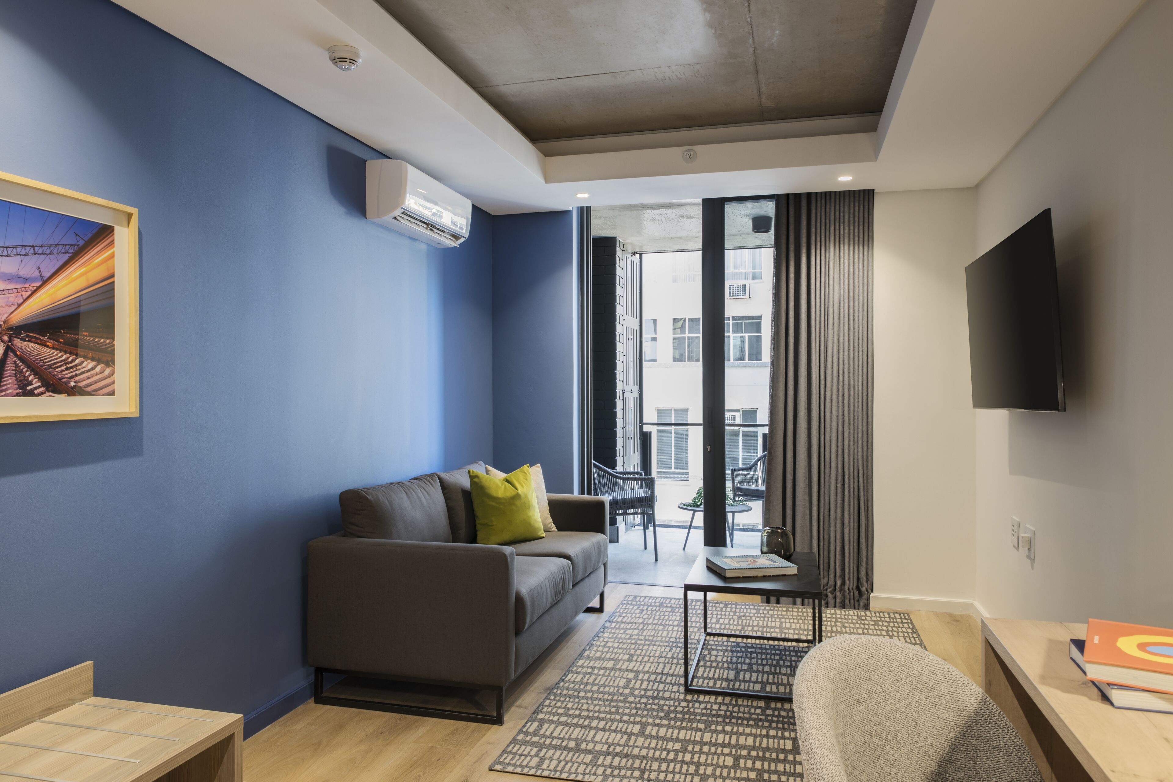 Home Suite Hotels Station House 4*