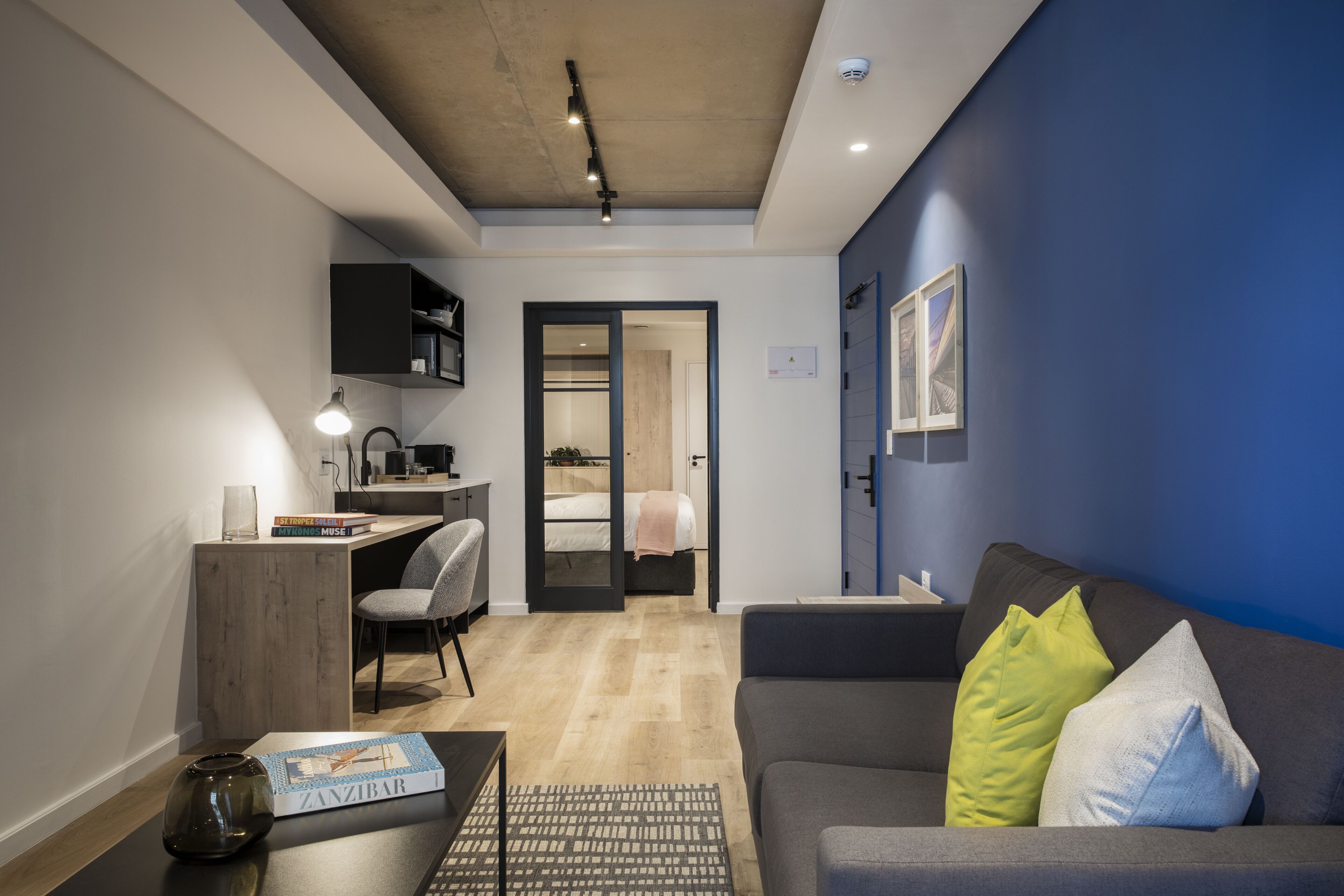 Home Suite Hotels Station House 4*