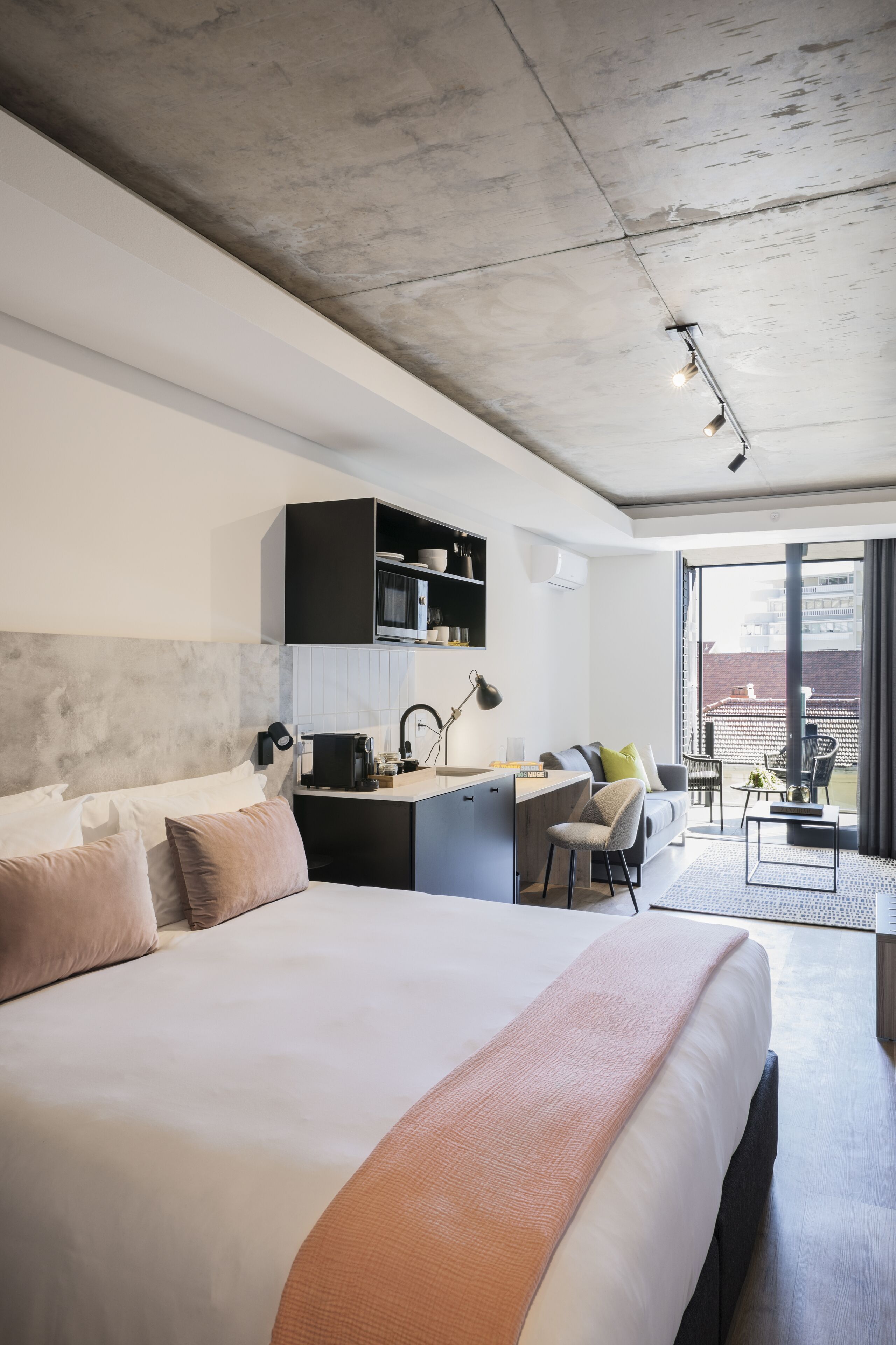 Home Suite Hotels Station House 4*
