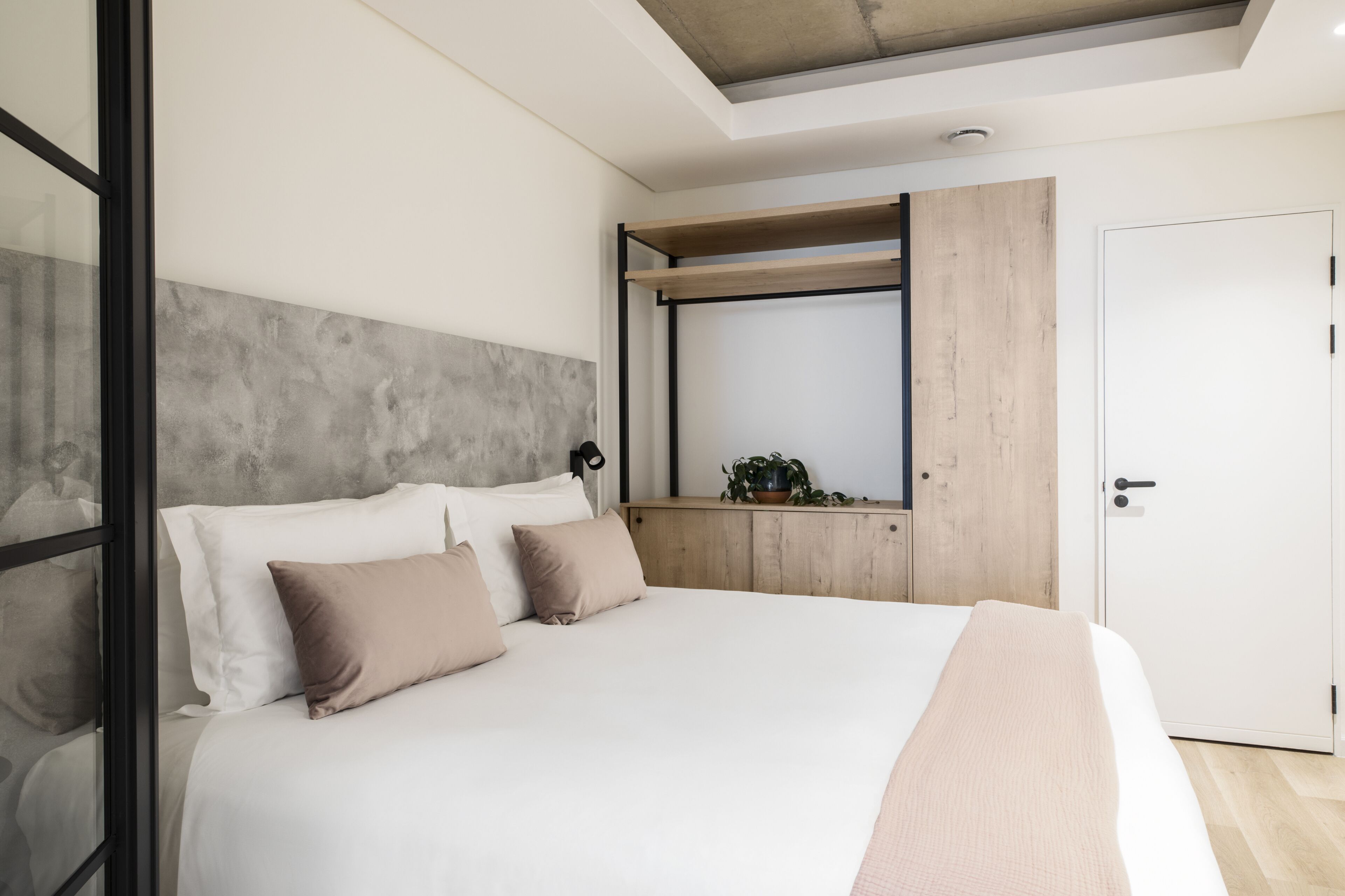 Home Suite Hotels Station House 4*
