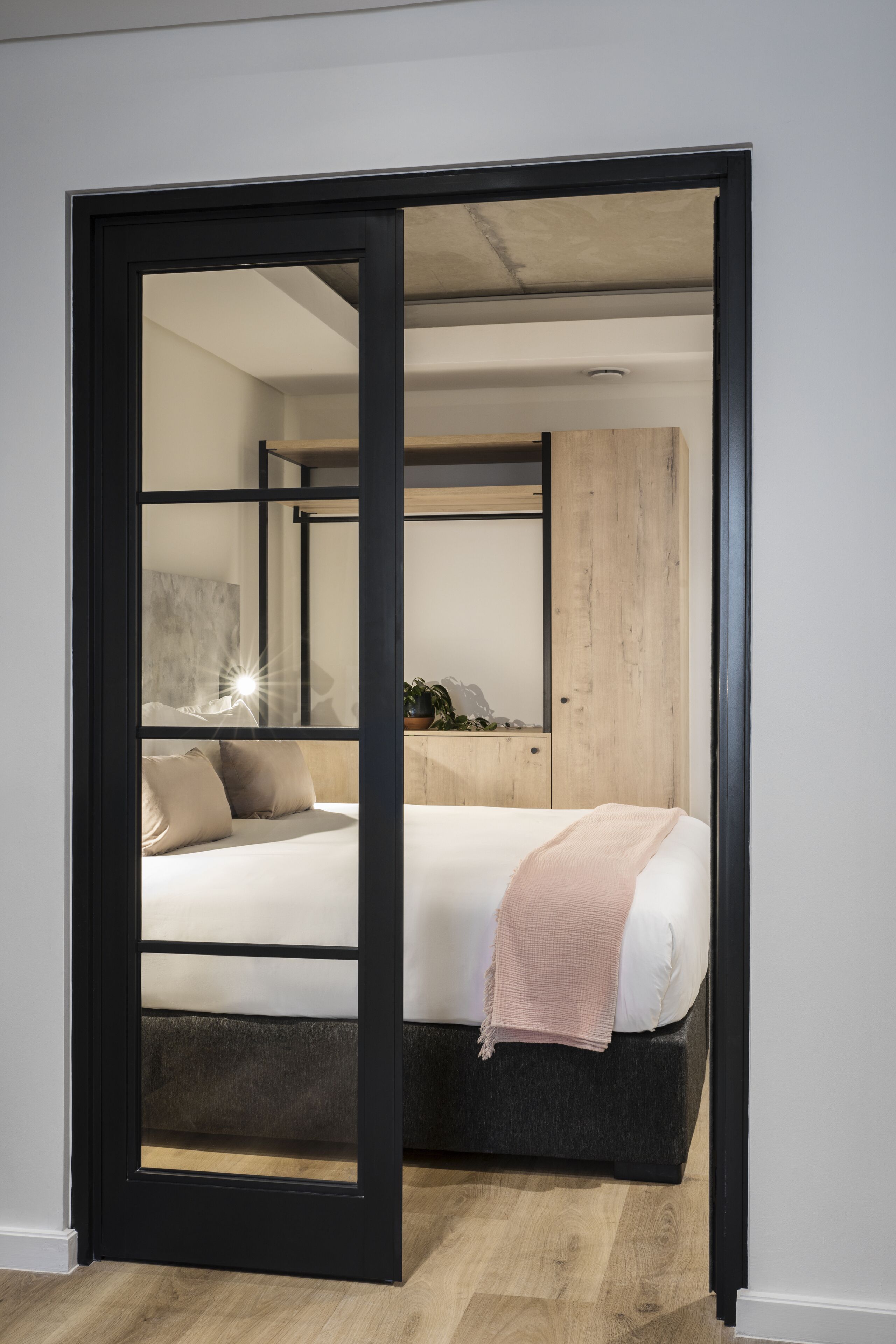 Home Suite Hotels Station House 4*