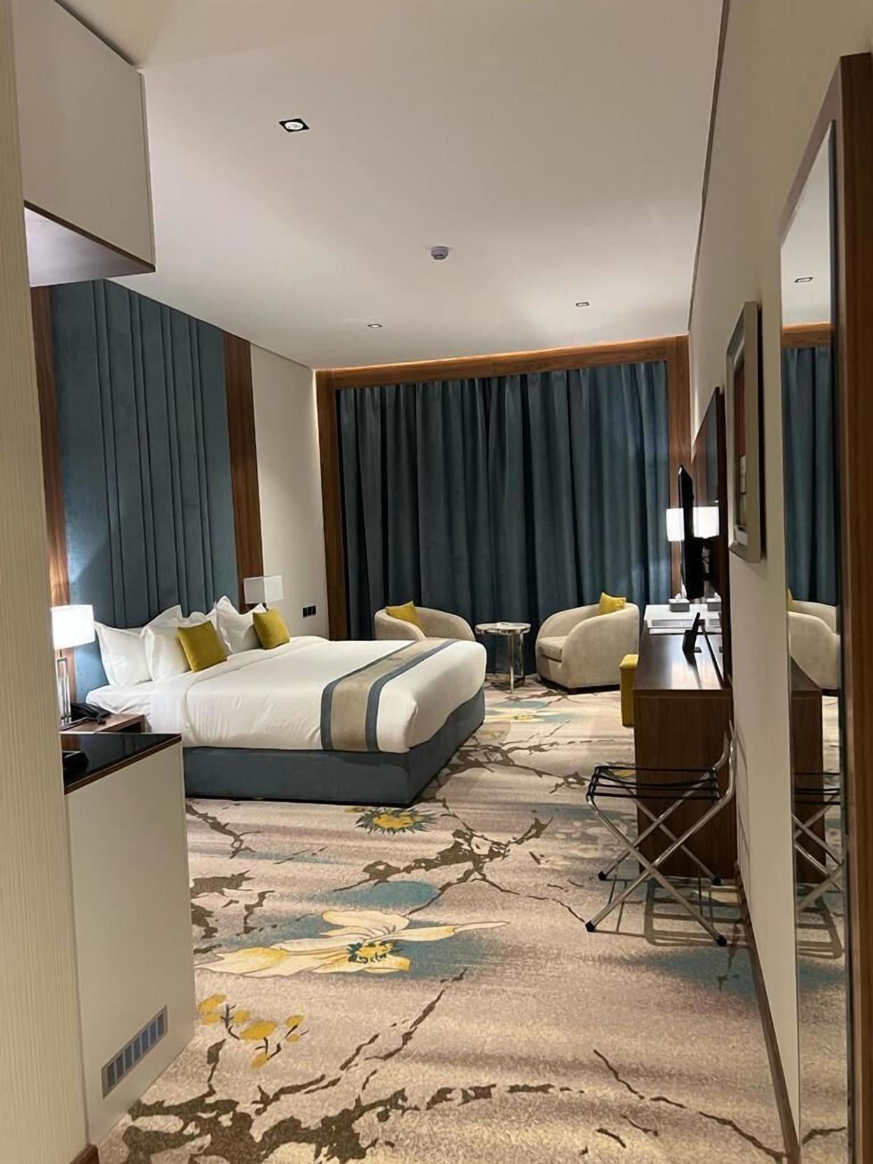 Rosa Grand Hotel Monsieh 0*