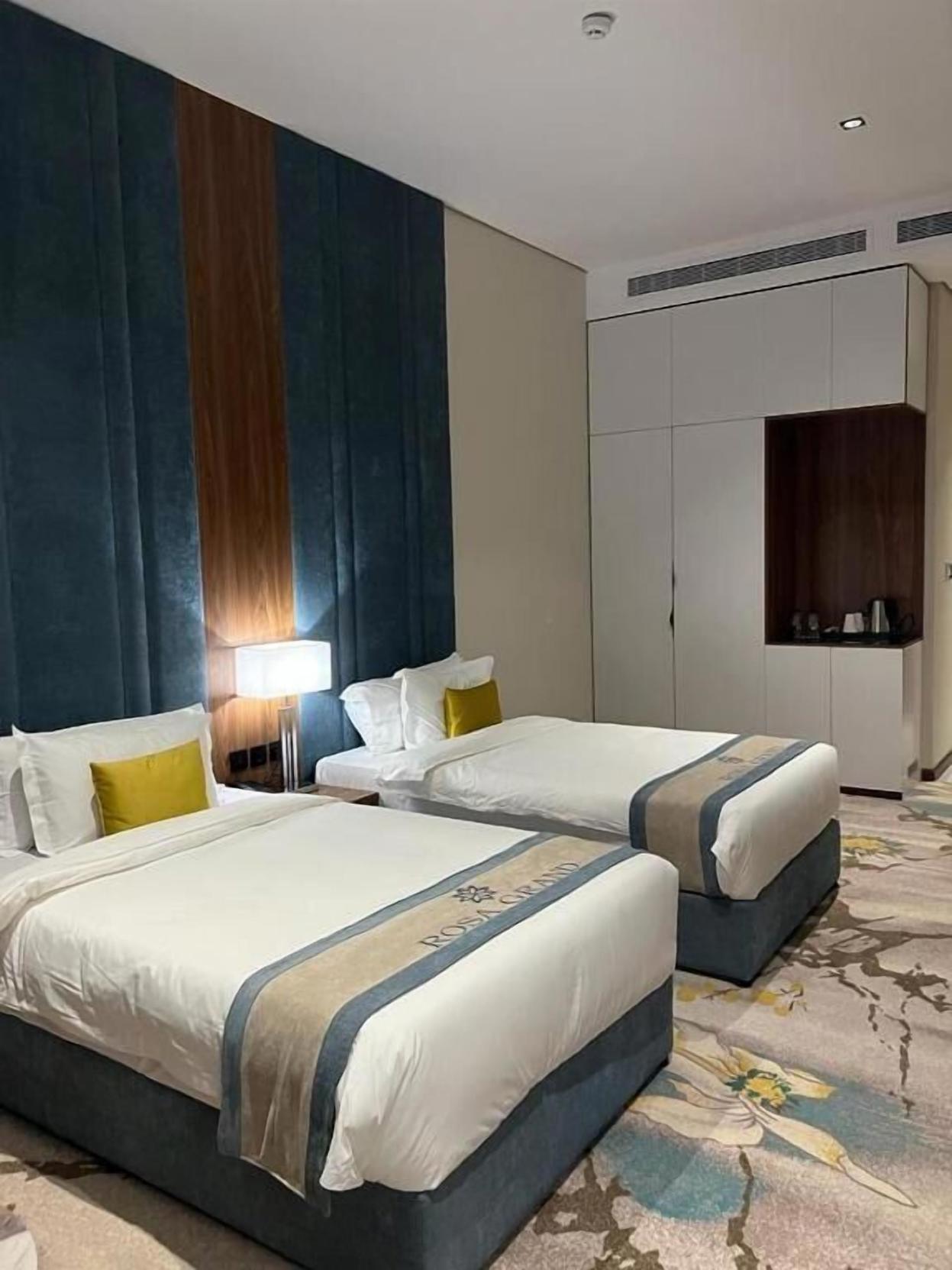 Rosa Grand Hotel Monsieh 0*